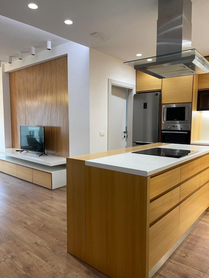Square Tanners' Bridge Apartment *